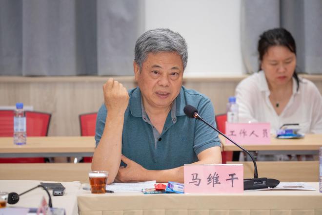 《大突围》专家研讨会在京举行j9九游会真人第一品牌电影(图2)