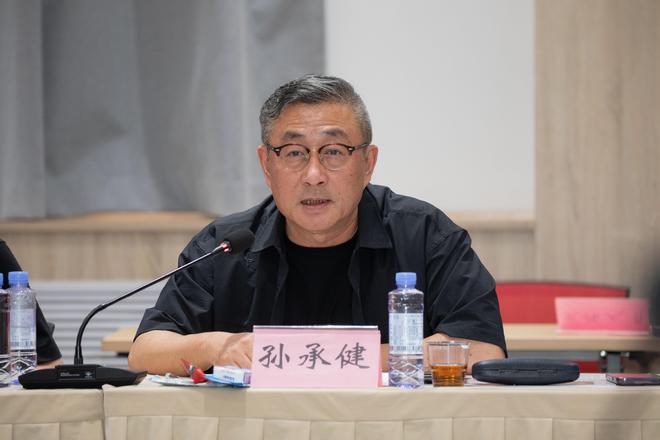 《大突围》专家研讨会在京举行j9九游会真人第一品牌电影(图12)