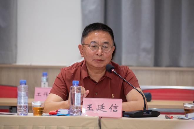 《大突围》专家研讨会在京举行j9九游会真人第一品牌电影(图13)