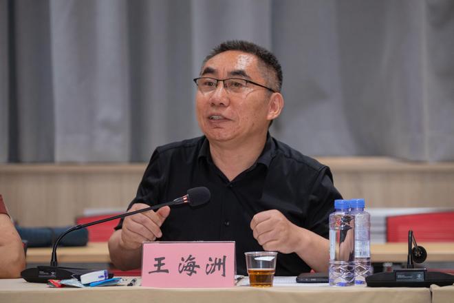 《大突围》专家研讨会在京举行j9九游会真人第一品牌电影(图19)