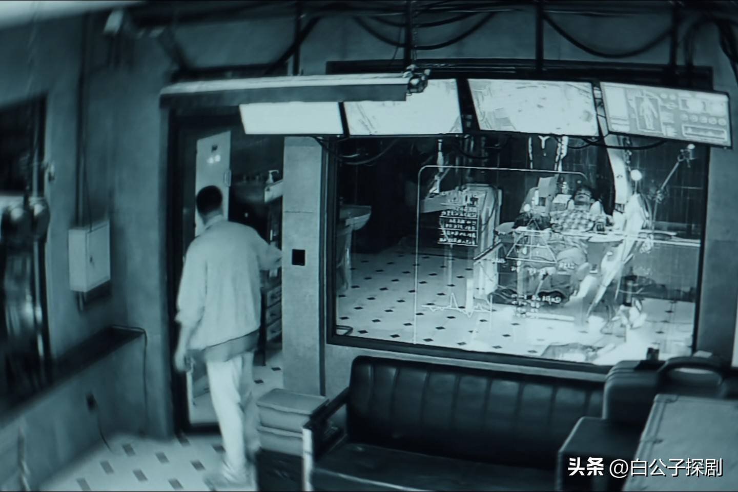 升榜首三大剧情设计堪称神作绝妙反转引热议j9九游会俱乐部登录入口《在人间》三集飙(图3)