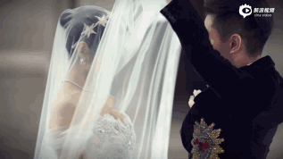 疯了！搭小 19 岁奶狗新剧爆火出圈j9国际站登录42 岁陈妍希离婚后杀(图14)